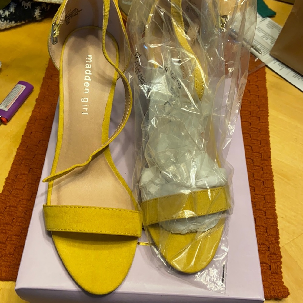 Brand new Mustard Yellow Heels Size 9